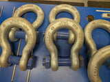 j&l lifting blue pin shackles.